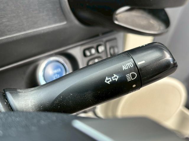 アクア Ｇ　中期型／ユーザー買取車／純正ＳＤナビ／ブルートゥース接続／バックカメラ／純正ドライブレコーダー／ＥＴＣ車載器／プッシュスタート／スマートキー／フルフラット／キーレスエントリー（49枚目）