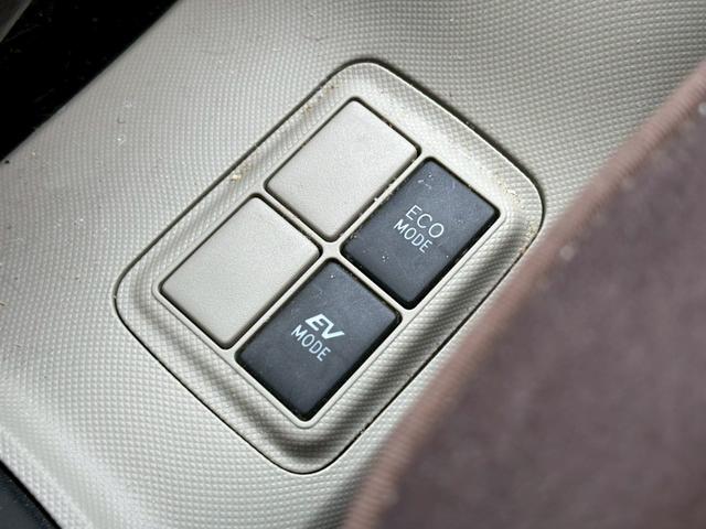 アクア Ｇ　中期型／ユーザー買取車／純正ＳＤナビ／ブルートゥース接続／バックカメラ／純正ドライブレコーダー／ＥＴＣ車載器／プッシュスタート／スマートキー／フルフラット／キーレスエントリー（53枚目）