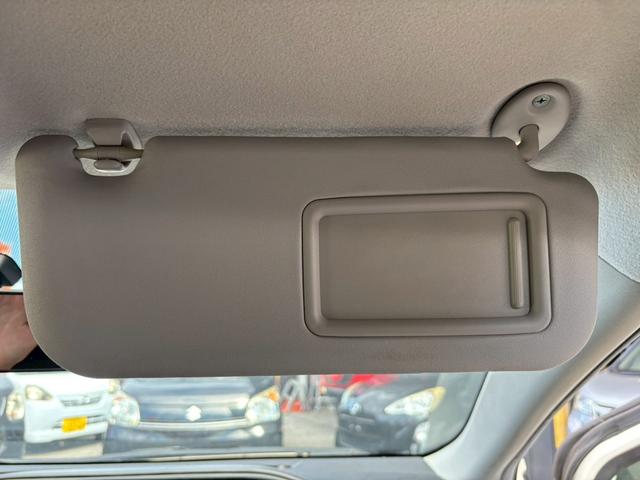 アクア Ｇ　中期型／ユーザー買取車／純正ＳＤナビ／ブルートゥース接続／バックカメラ／純正ドライブレコーダー／ＥＴＣ車載器／プッシュスタート／スマートキー／フルフラット／キーレスエントリー（56枚目）
