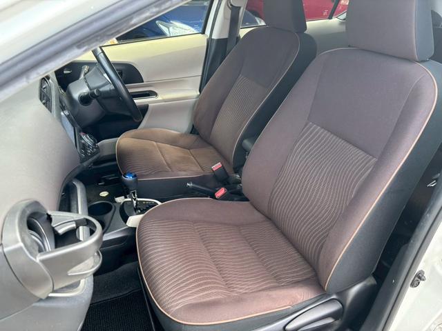 アクア Ｇ　中期型／ユーザー買取車／純正ＳＤナビ／ブルートゥース接続／バックカメラ／純正ドライブレコーダー／ＥＴＣ車載器／プッシュスタート／スマートキー／フルフラット／キーレスエントリー（61枚目）
