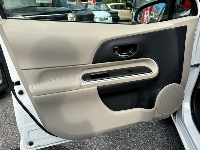 アクア Ｇ　中期型／ユーザー買取車／純正ＳＤナビ／ブルートゥース接続／バックカメラ／純正ドライブレコーダー／ＥＴＣ車載器／プッシュスタート／スマートキー／フルフラット／キーレスエントリー（64枚目）