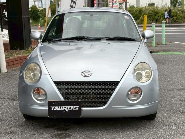 コペン ２ｎｄアニバーサリーエディション　ユーザー買取車／ケンウッド製ナビ／シートヒーター／純正ＲＥＣＡＲＯシート／純正ＭＯＭＯステアリング／キーレスエントリー／ＥＴＣ車載器／ＡＵＸ接続／フロントフォグランプ／純正１５インチアルミホイール（22枚目）