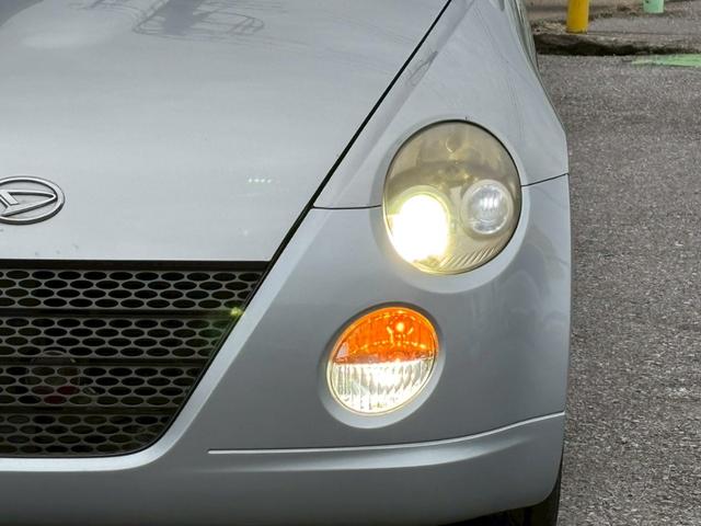 コペン ２ｎｄアニバーサリーエディション　ユーザー買取車／ケンウッド製ナビ／シートヒーター／純正ＲＥＣＡＲＯシート／純正ＭＯＭＯステアリング／キーレスエントリー／ＥＴＣ車載器／ＡＵＸ接続／フロントフォグランプ／純正１５インチアルミホイール（26枚目）