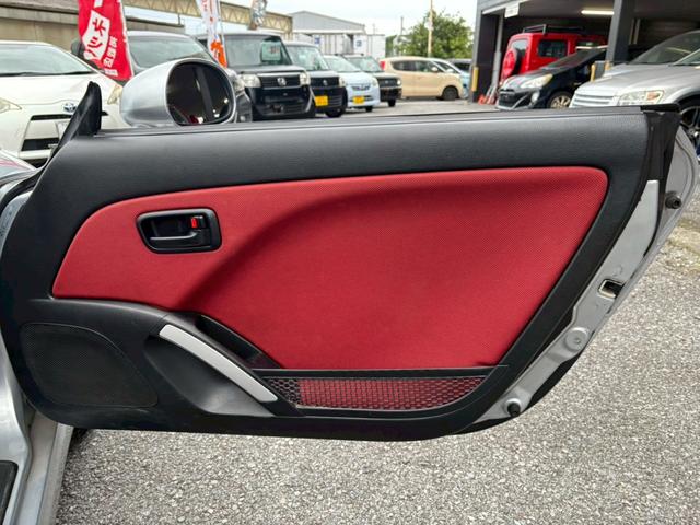 コペン ２ｎｄアニバーサリーエディション　ユーザー買取車／ケンウッド製ナビ／シートヒーター／純正ＲＥＣＡＲＯシート／純正ＭＯＭＯステアリング／キーレスエントリー／ＥＴＣ車載器／ＡＵＸ接続／フロントフォグランプ／純正１５インチアルミホイール（63枚目）