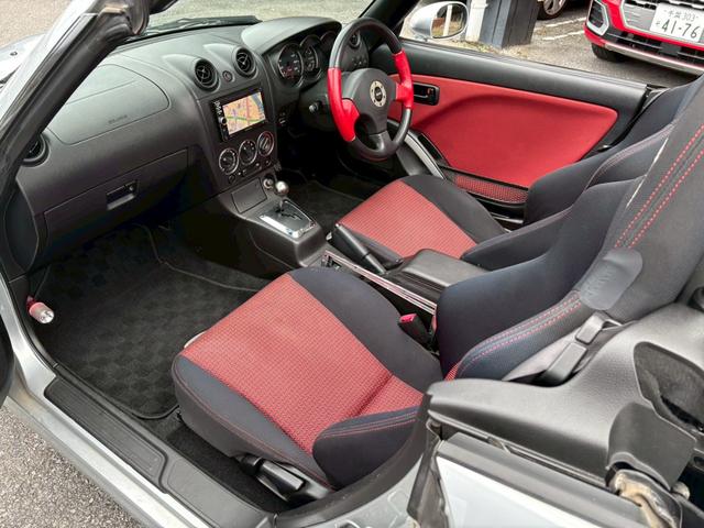 コペン ２ｎｄアニバーサリーエディション　ユーザー買取車／ケンウッド製ナビ／シートヒーター／純正ＲＥＣＡＲＯシート／純正ＭＯＭＯステアリング／キーレスエントリー／ＥＴＣ車載器／ＡＵＸ接続／フロントフォグランプ／純正１５インチアルミホイール（64枚目）
