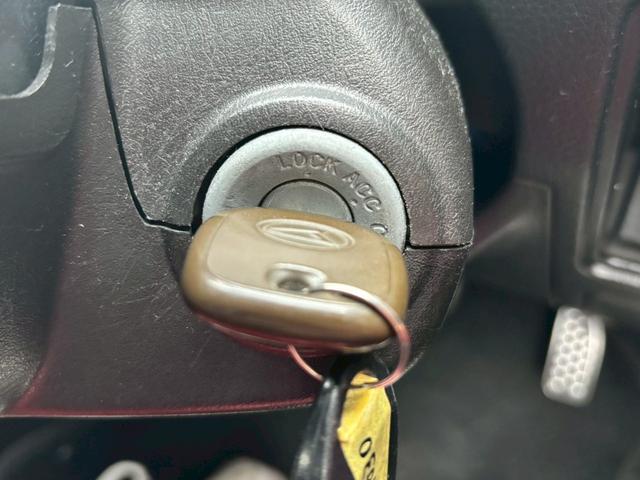 コペン アクティブトップ　ユーザー買取車／赤革シート／イクリプス製ＨＤＤナビ／シートヒーター／ＥＴＣ車載器／キーレスエントリー／フロントフォグランプ／純正１５インチアルミホイール（62枚目）