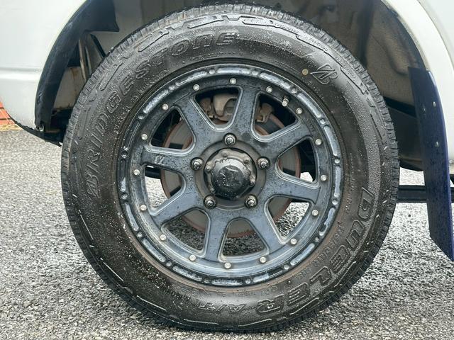 ジムニー XG ユーザー買取車/クラリオン製HDDナビ/ドライブレコーダー/ETC車載器/純正グリル有/純正16インチAW/ミュージックサーバー/CD/DVD/レベライザー/キーレスエントリー/スペアキー有(32枚目)