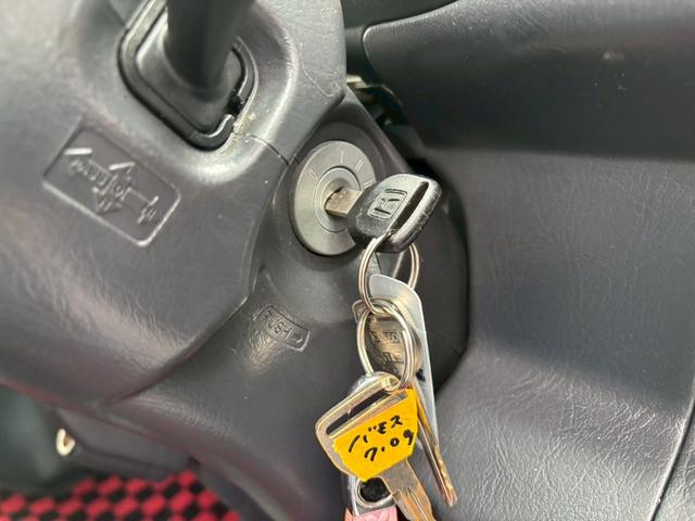 バモス M ユーザー買取車/両側スライド/ケンウッド製オーディオ/パワーウィンドウ/電動格納ミラー/ドアバイザー/フルフラット/ACエアコン(12枚目)
