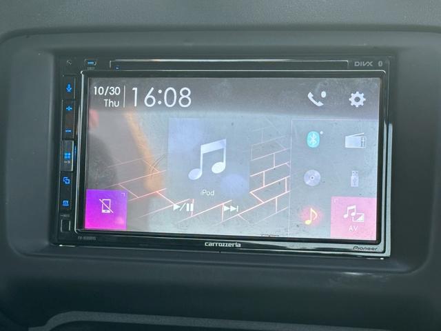 TTクーペ 2.0TFSI ユーザー買取車/カロッツェリア製ディスプレイオーディオ/可動式リアウィング/ETC車載器/リアフォグランプ/パドルシフト/キーレスエントリー/REGNO装着/純正17インチアルミホイール/フルフラット(11枚目)