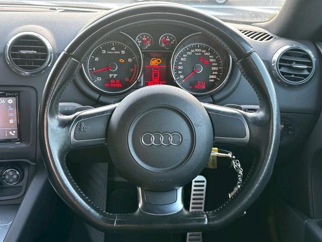 TTクーペ 2.0TFSI ユーザー買取車/カロッツェリア製ディスプレイオーディオ/可動式リアウィング/ETC車載器/リアフォグランプ/パドルシフト/キーレスエントリー/REGNO装着/純正17インチアルミホイール/フルフラット(50枚目)