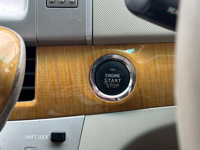 エスティマ ２．４アエラス　Ｇエディション　ユーザー買取車／障害物センサー／両側電動スライドドア／アルパイン製ナビ／ＥＴＣ車載器／ミュージックサーバー／バックカメラ／プッシュスタート／スマートキー／３列目シート／純正１７インチＡＷ／キーレス（15枚目）