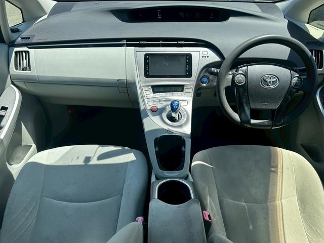 プリウス S ユーザー買取車/後期型/ラルグスタワーバー/純正ナビ/ブルートゥース接続/ワンセグ視聴/ドライブレコーダー/HIDヘッドライト/フルフラット/ETC車載器/プッシュスタート/スマートキー/キーレス(7枚目)