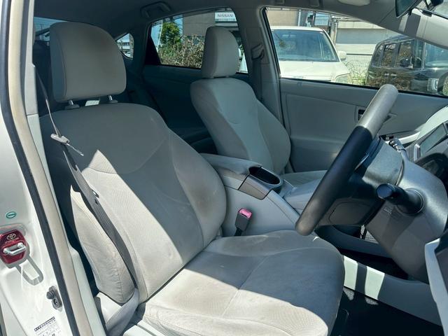 プリウス S ユーザー買取車/後期型/ラルグスタワーバー/純正ナビ/ブルートゥース接続/ワンセグ視聴/ドライブレコーダー/HIDヘッドライト/フルフラット/ETC車載器/プッシュスタート/スマートキー/キーレス(8枚目)
