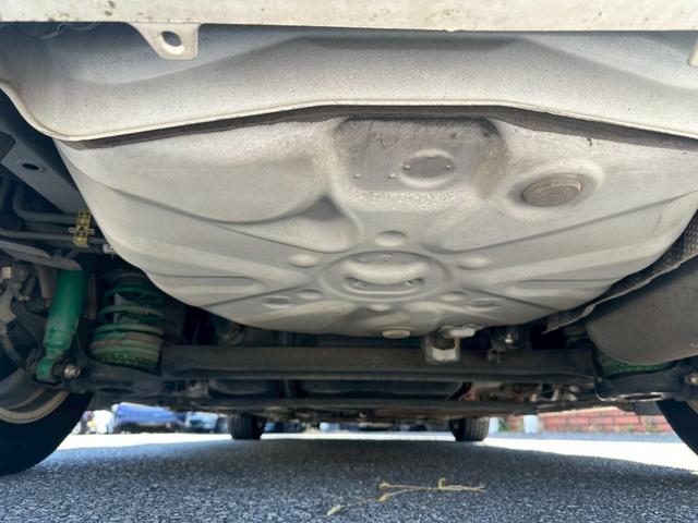 プリウス S ユーザー買取車/後期型/ラルグスタワーバー/純正ナビ/ブルートゥース接続/ワンセグ視聴/ドライブレコーダー/HIDヘッドライト/フルフラット/ETC車載器/プッシュスタート/スマートキー/キーレス(15枚目)