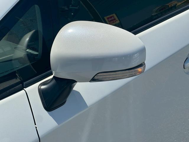 プリウス S ユーザー買取車/後期型/ラルグスタワーバー/純正ナビ/ブルートゥース接続/ワンセグ視聴/ドライブレコーダー/HIDヘッドライト/フルフラット/ETC車載器/プッシュスタート/スマートキー/キーレス(28枚目)