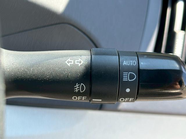 プリウス S ユーザー買取車/後期型/ラルグスタワーバー/純正ナビ/ブルートゥース接続/ワンセグ視聴/ドライブレコーダー/HIDヘッドライト/フルフラット/ETC車載器/プッシュスタート/スマートキー/キーレス(49枚目)