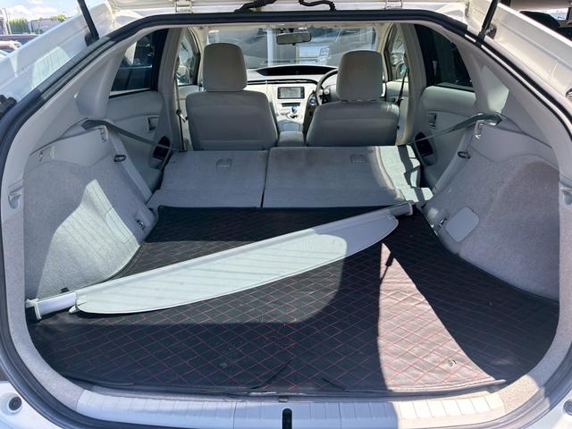 プリウス S ユーザー買取車/後期型/ラルグスタワーバー/純正ナビ/ブルートゥース接続/ワンセグ視聴/ドライブレコーダー/HIDヘッドライト/フルフラット/ETC車載器/プッシュスタート/スマートキー/キーレス(65枚目)