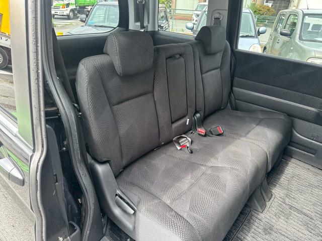 ステップワゴンスパーダ Z ユーザー買取車/両側電動スライドドア/パナソニック製ストラーダナビ/バックカメラ/ビルトイン型ETC車載器/キーレスエントリー/3列目シート/ウォークスルー/HIDヘッドライト/パドルシフト(9枚目)