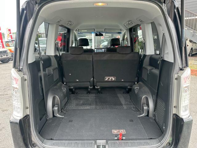 ステップワゴンスパーダ Z ユーザー買取車/両側電動スライドドア/パナソニック製ストラーダナビ/バックカメラ/ビルトイン型ETC車載器/キーレスエントリー/3列目シート/ウォークスルー/HIDヘッドライト/パドルシフト(14枚目)