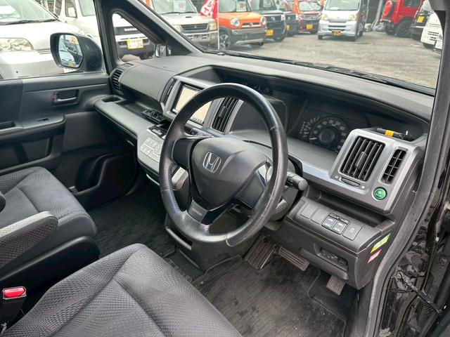 ステップワゴンスパーダ Z ユーザー買取車/両側電動スライドドア/パナソニック製ストラーダナビ/バックカメラ/ビルトイン型ETC車載器/キーレスエントリー/3列目シート/ウォークスルー/HIDヘッドライト/パドルシフト(45枚目)