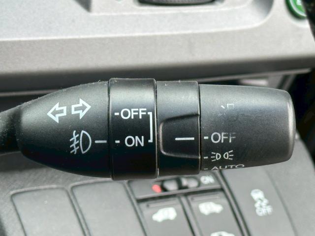 ステップワゴンスパーダ Z ユーザー買取車/両側電動スライドドア/パナソニック製ストラーダナビ/バックカメラ/ビルトイン型ETC車載器/キーレスエントリー/3列目シート/ウォークスルー/HIDヘッドライト/パドルシフト(53枚目)