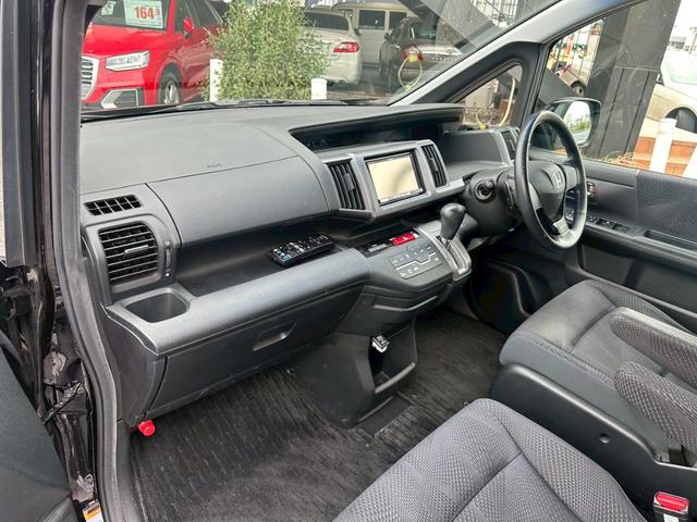 ステップワゴンスパーダ Z ユーザー買取車/両側電動スライドドア/パナソニック製ストラーダナビ/バックカメラ/ビルトイン型ETC車載器/キーレスエントリー/3列目シート/ウォークスルー/HIDヘッドライト/パドルシフト(65枚目)