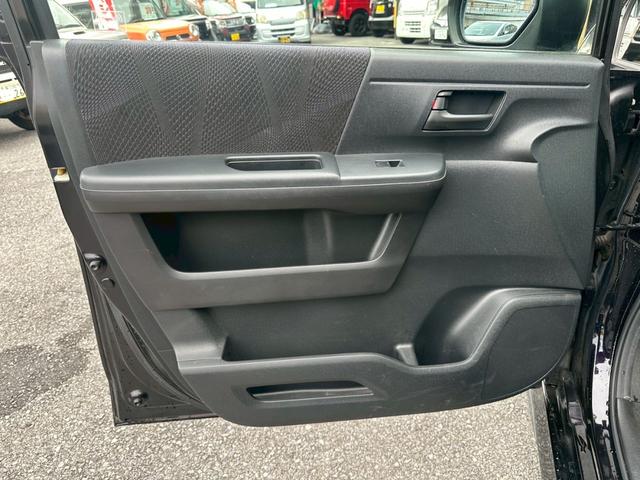 ステップワゴンスパーダ Z ユーザー買取車/両側電動スライドドア/パナソニック製ストラーダナビ/バックカメラ/ビルトイン型ETC車載器/キーレスエントリー/3列目シート/ウォークスルー/HIDヘッドライト/パドルシフト(70枚目)