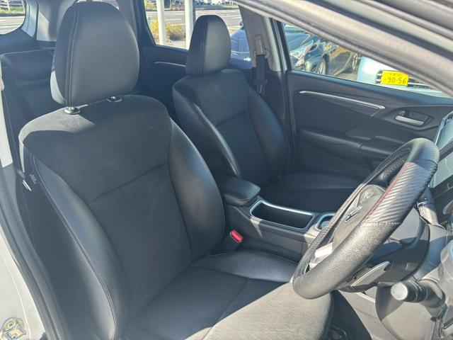 シャトル ハイブリッドZスタイルエディション ユーザー買取車/衝突軽減ブレーキ/ケンウッド製ナビ/ブルートゥース接続/バックカメラ/オートクルーズコントロール/LEDヘッドライト/ハーフレザーシート/プッシュスタート/スマートキー/フルフラット(8枚目)