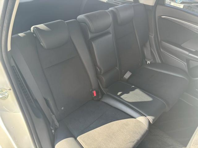 シャトル ハイブリッドZスタイルエディション ユーザー買取車/衝突軽減ブレーキ/ケンウッド製ナビ/ブルートゥース接続/バックカメラ/オートクルーズコントロール/LEDヘッドライト/ハーフレザーシート/プッシュスタート/スマートキー/フルフラット(9枚目)