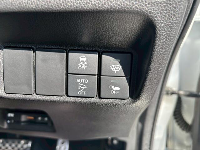 シャトル ハイブリッドZスタイルエディション ユーザー買取車/衝突軽減ブレーキ/ケンウッド製ナビ/ブルートゥース接続/バックカメラ/オートクルーズコントロール/LEDヘッドライト/ハーフレザーシート/プッシュスタート/スマートキー/フルフラット(13枚目)