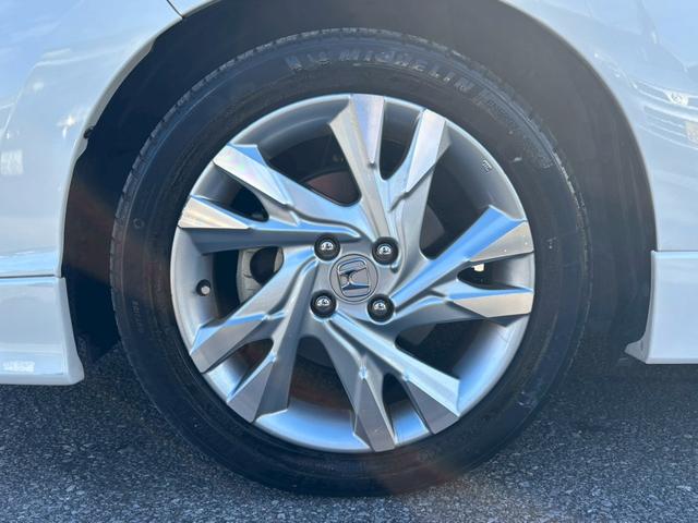 シャトル ハイブリッドZスタイルエディション ユーザー買取車/衝突軽減ブレーキ/ケンウッド製ナビ/ブルートゥース接続/バックカメラ/オートクルーズコントロール/LEDヘッドライト/ハーフレザーシート/プッシュスタート/スマートキー/フルフラット(35枚目)