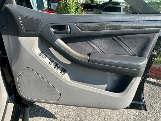 ハイラックスサーフ SSR-G ユーザー買取車/SCS製16インチAW/カロッツェリア製カーオーディオ/ブルートゥース接続/バックカメラ/イカリング型ヘッドライト/リフトアップ/ETC車載器/ドライブレコーダー/フルフラット(61枚目)