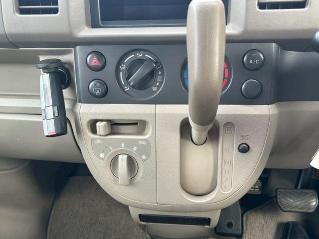 エブリイ ＰＡ　ユーザー買取車／純正オーディオ／両側スライド／ＡＣマニュアルエアコン／レベライザー／ドアバイザー／フルフラット／パワーステアリング（12枚目）