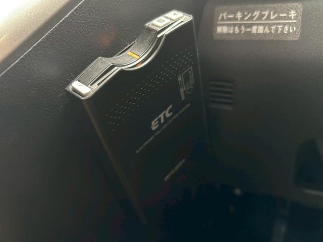 ムーヴ ユーザー買取車/カロッツェリア製ナビ/ブルートゥース接続/ETC車載器/ステアリングリモコン/フルフラット/キーレスエントリー/HIDヘッドライト/フロントフォグランプ/ドアバイザー/純正16インチ(12枚目)