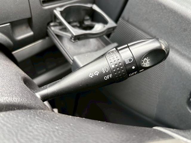 ムーヴ ユーザー買取車/カロッツェリア製ナビ/ブルートゥース接続/ETC車載器/ステアリングリモコン/フルフラット/キーレスエントリー/HIDヘッドライト/フロントフォグランプ/ドアバイザー/純正16インチ(52枚目)