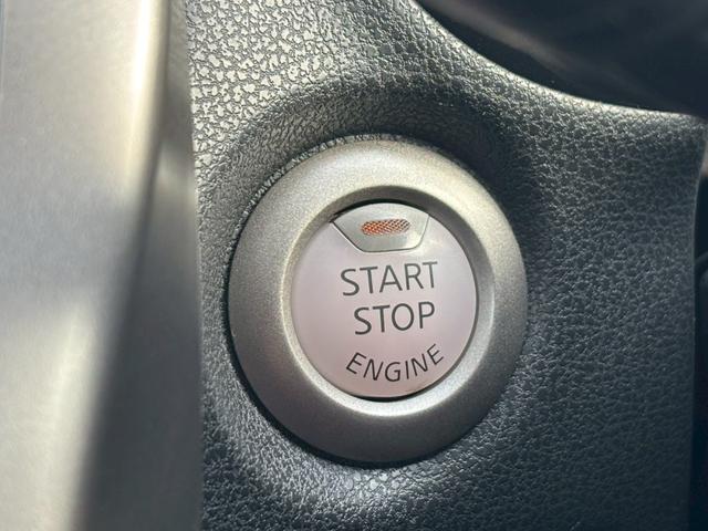 ノート メダリスト　エマージェンシーブレーキパッケージ　ユーザー買取車／全周囲カメラ／衝突軽減ブレーキ／レーンキープアシスト／純正カメラ／ブルートゥース接続／ハーフレザーシート／ドライブレコーダー／フルフラット／ＥＴＣ車載器／プッシュスタート／ＨＩＤライト（15枚目）