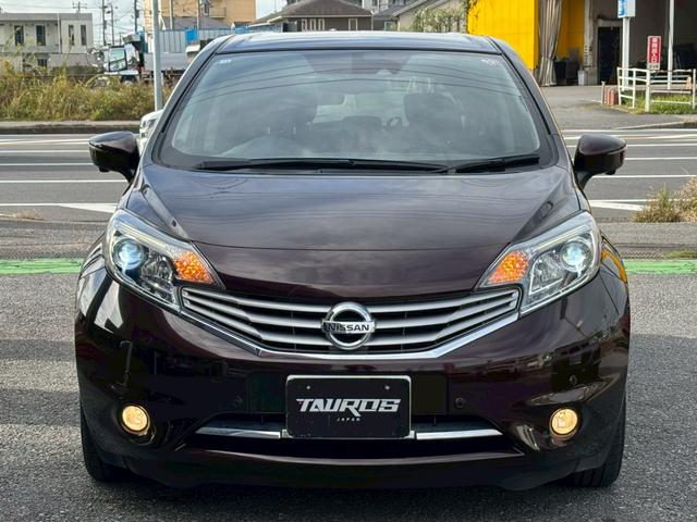 ノート メダリスト　エマージェンシーブレーキパッケージ　ユーザー買取車／全周囲カメラ／衝突軽減ブレーキ／レーンキープアシスト／純正カメラ／ブルートゥース接続／ハーフレザーシート／ドライブレコーダー／フルフラット／ＥＴＣ車載器／プッシュスタート／ＨＩＤライト（17枚目）