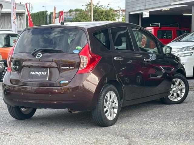 ノート メダリスト　エマージェンシーブレーキパッケージ　ユーザー買取車／全周囲カメラ／衝突軽減ブレーキ／レーンキープアシスト／純正カメラ／ブルートゥース接続／ハーフレザーシート／ドライブレコーダー／フルフラット／ＥＴＣ車載器／プッシュスタート／ＨＩＤライト（19枚目）