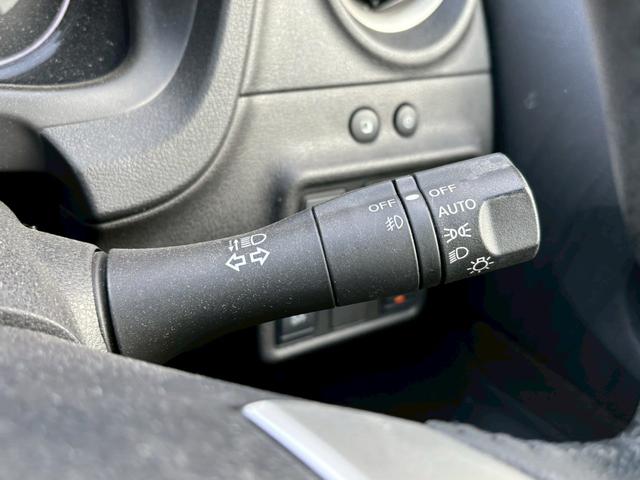 ノート メダリスト　エマージェンシーブレーキパッケージ　ユーザー買取車／全周囲カメラ／衝突軽減ブレーキ／レーンキープアシスト／純正カメラ／ブルートゥース接続／ハーフレザーシート／ドライブレコーダー／フルフラット／ＥＴＣ車載器／プッシュスタート／ＨＩＤライト（52枚目）