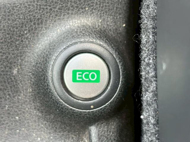 ノート メダリスト　エマージェンシーブレーキパッケージ　ユーザー買取車／全周囲カメラ／衝突軽減ブレーキ／レーンキープアシスト／純正カメラ／ブルートゥース接続／ハーフレザーシート／ドライブレコーダー／フルフラット／ＥＴＣ車載器／プッシュスタート／ＨＩＤライト（55枚目）