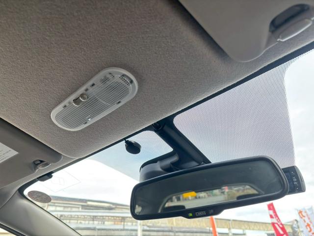 ノート メダリスト　エマージェンシーブレーキパッケージ　ユーザー買取車／全周囲カメラ／衝突軽減ブレーキ／レーンキープアシスト／純正カメラ／ブルートゥース接続／ハーフレザーシート／ドライブレコーダー／フルフラット／ＥＴＣ車載器／プッシュスタート／ＨＩＤライト（58枚目）