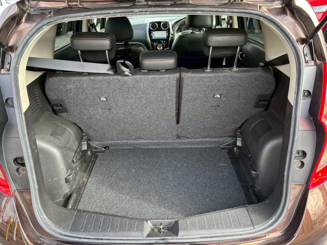 ノート メダリスト　エマージェンシーブレーキパッケージ　ユーザー買取車／全周囲カメラ／衝突軽減ブレーキ／レーンキープアシスト／純正カメラ／ブルートゥース接続／ハーフレザーシート／ドライブレコーダー／フルフラット／ＥＴＣ車載器／プッシュスタート／ＨＩＤライト（69枚目）