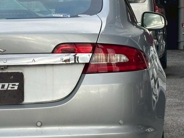 XF 3.0ラグジュアリー ユーザー買取車/革シート/オートクルーズコントロール/パワーシート/純正ナビ/プッシュスタート/パドルシフト/HIDヘッドライト/ステアリングリモコン/スマートキー/キーレスエントリー/電動パーキング(40枚目)