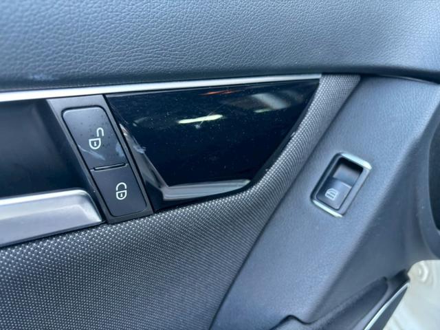 Cクラス C180 ブルーエフィシェンシー ユーザー買取車/ターボ/純正HDDナビ/ブルートゥース接続/オートクルーズコントロール/HIDヘッドライト/ヘッドライトウォッシャー/ETC車載器/オートライト/キーレスエントリー/パワーシート(70枚目)