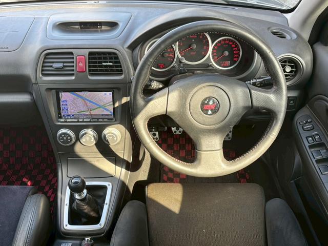 インプレッサ WRX STI Aライン ユーザー買取車/6速MT/RECAROシート/Bremboキャリパー/TRDシフトノブ/社外マフラー/アルパイン製HDDナビ/ETC車載器/ドライブレコーダー/キーレスエントリー/HIDヘッドライト(48枚目)