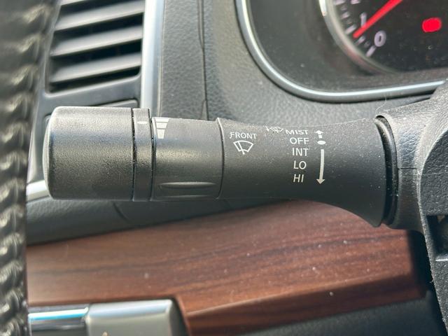 ティアナ ２５０ＸＬ　ユーザー買取車／純正ＨＤＤナビ／ブルートゥース接続／バックカメラ／フロント・サイドカメラ／ＥＴＣ車載器／前席パワーシート／助手席オットマン／プッシュスタート／スマートキー／レベライザー／フロントフォグ（50枚目）