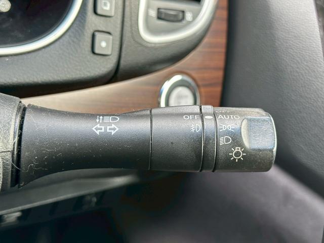 ティアナ ２５０ＸＬ　ユーザー買取車／純正ＨＤＤナビ／ブルートゥース接続／バックカメラ／フロント・サイドカメラ／ＥＴＣ車載器／前席パワーシート／助手席オットマン／プッシュスタート／スマートキー／レベライザー／フロントフォグ（51枚目）