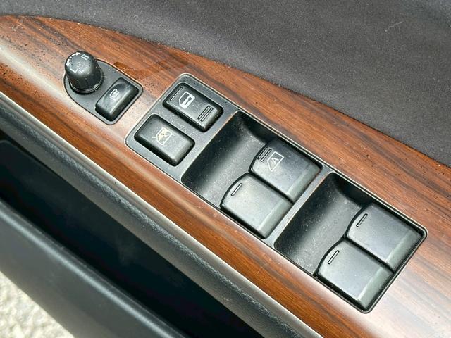 ティアナ ２５０ＸＬ　ユーザー買取車／純正ＨＤＤナビ／ブルートゥース接続／バックカメラ／フロント・サイドカメラ／ＥＴＣ車載器／前席パワーシート／助手席オットマン／プッシュスタート／スマートキー／レベライザー／フロントフォグ（60枚目）