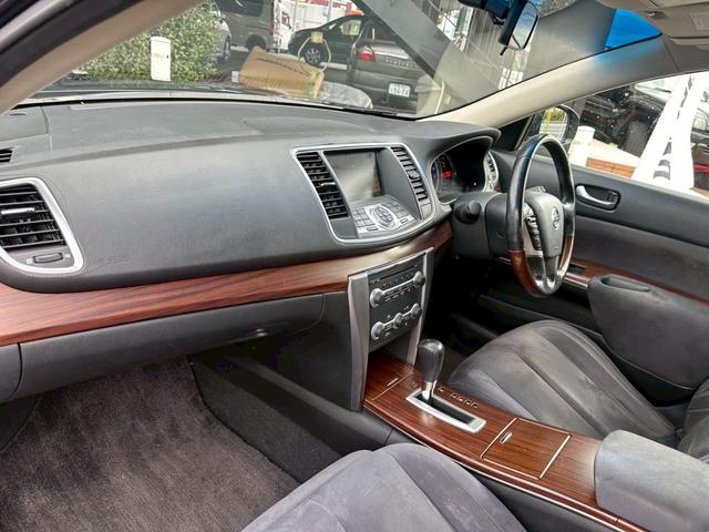 ティアナ ２５０ＸＬ　ユーザー買取車／純正ＨＤＤナビ／ブルートゥース接続／バックカメラ／フロント・サイドカメラ／ＥＴＣ車載器／前席パワーシート／助手席オットマン／プッシュスタート／スマートキー／レベライザー／フロントフォグ（64枚目）