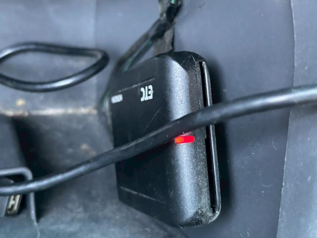 ハイゼットカーゴ クルーズターボ　ユーザー買取車／両側スライド／クラリオン製ナビ／ブルートゥース接続／ＥＴＣ車載器／フルフラット／キーレスエントリー／社外製１２インチＡＷ／レベライザー／ドアバイザー／電動格納ミラー／パワーウィンドウ（13枚目）